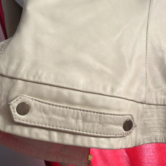 Off white leather jacket - Picture 7 of 9